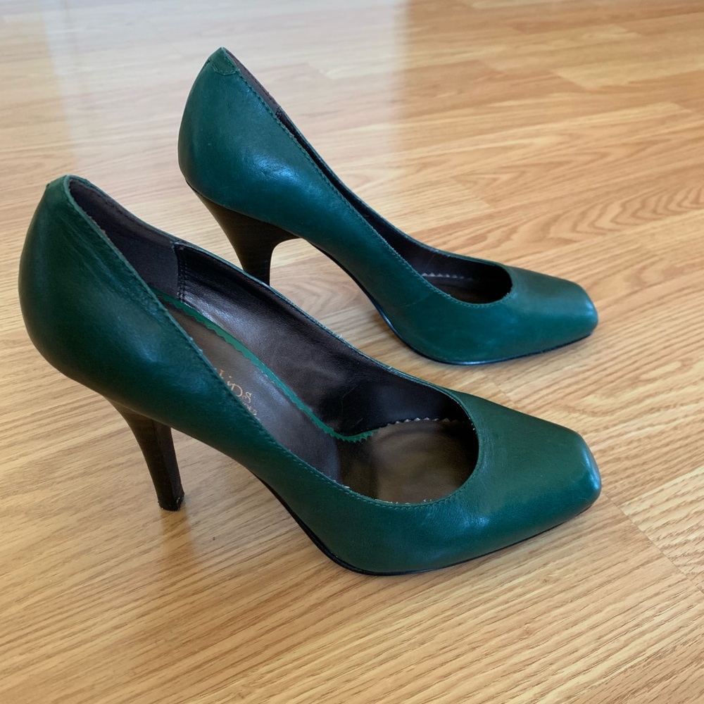 Green 4-inch Two Lips Heels, Size 9